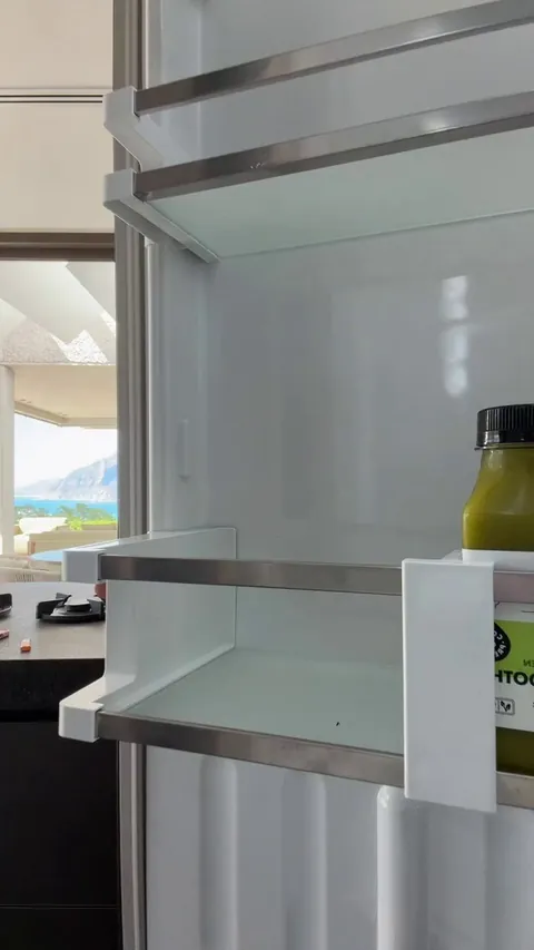 Looking for a snack all I could find was you :3