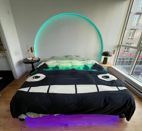 Bedroom Arch w. LED Lighting