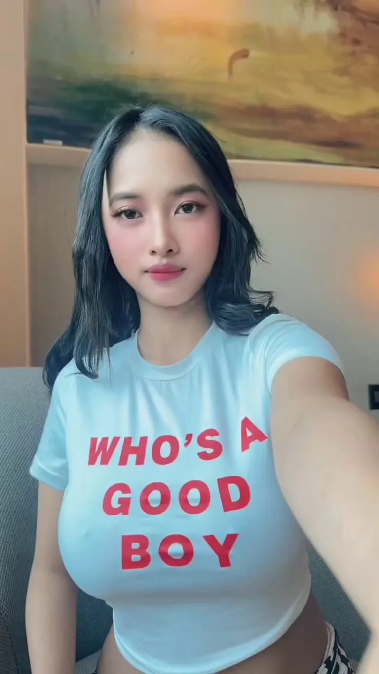 Drop titties, Not bombs