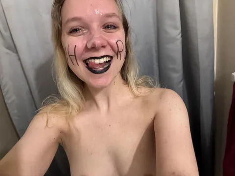 Trying out some sharpie marking🤭🥰 Last one’s my favorite😍😘🤤