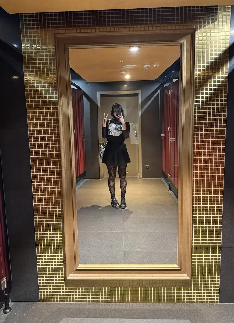 bathroom selfie and patterned tights [f]