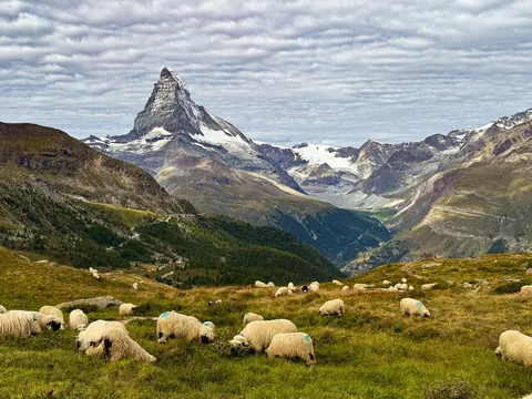 2 weeks hiking &amp; summer skiing in Switzerland August 2025 - Lauterbrunnen, Grindelwald, Thun, Zermatt, Lucerne