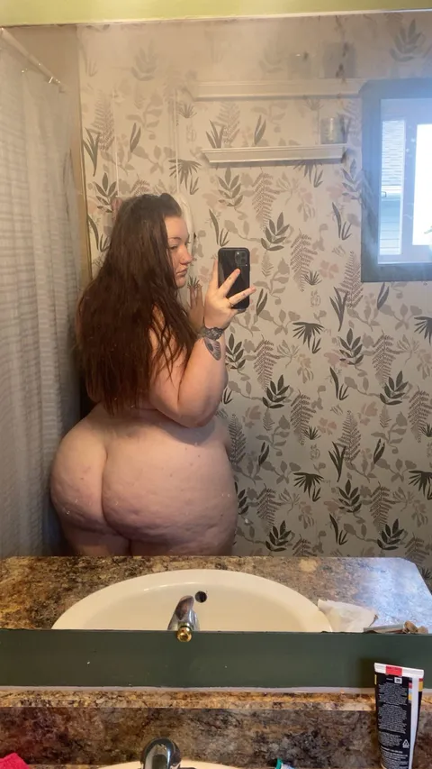 Your big hands, my fat ass, match made😘