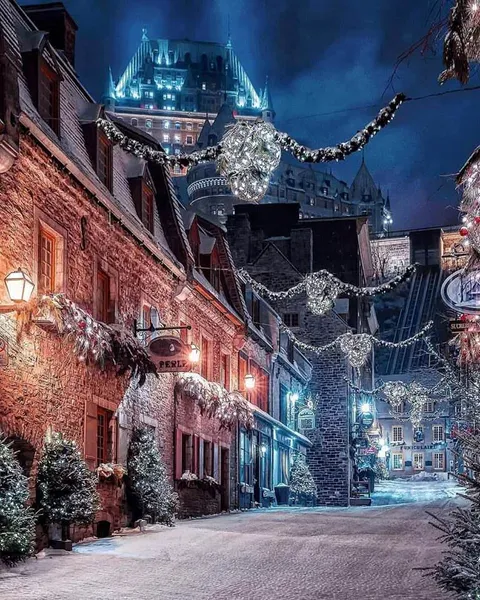 Enjoy a quiet walk at night - Quebec City ❄☃ 🎄🎅🏻