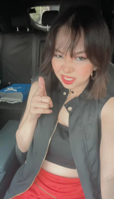 Worst Valentine’s Day ever. Might as well make it worse—roast me like your life depends on it.