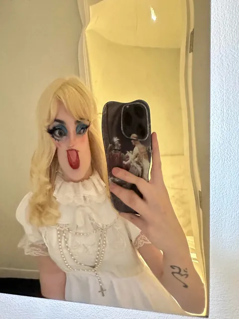 Back at it with the clown vibes