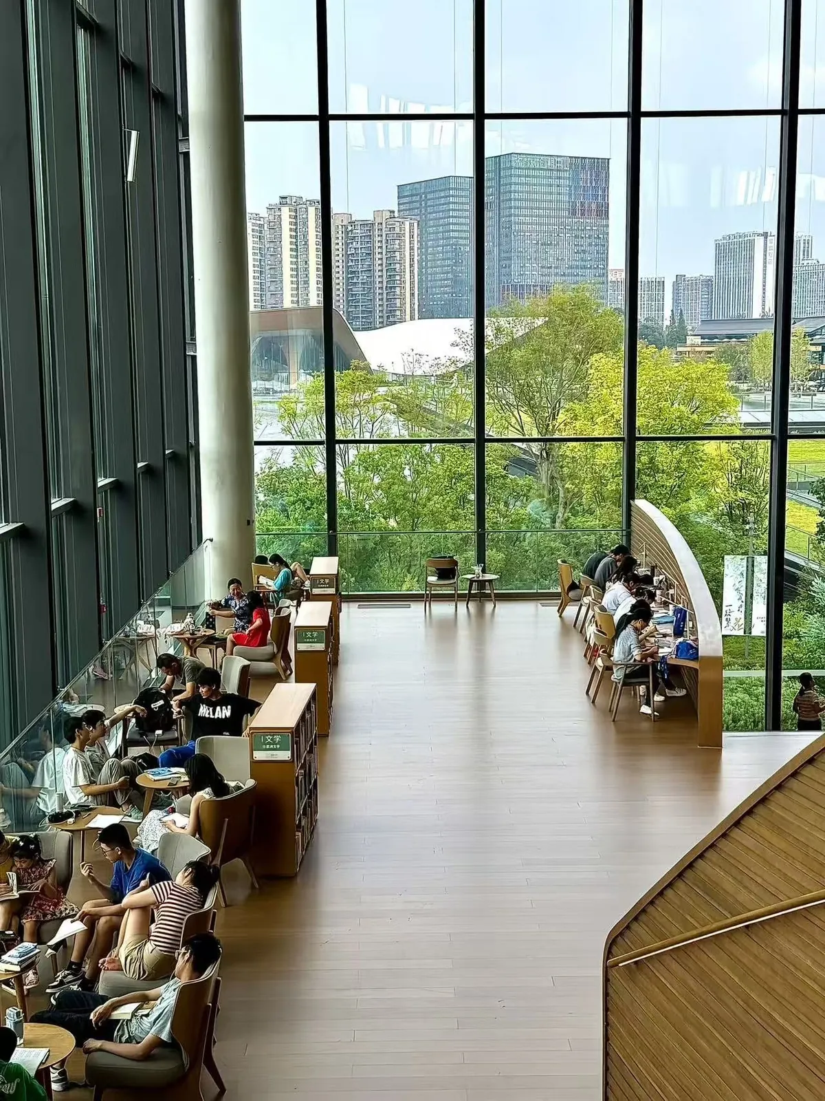 A library in my hometown, which I often visit to read books because it's close to home, in Chengdu, China