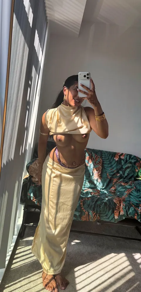 Just a sun-kissed Asian girl giving you something to look at😉