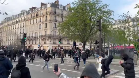 Paris, manifestation du 28 mars 2023. Sources : Twitter : Anonyme Citoyen