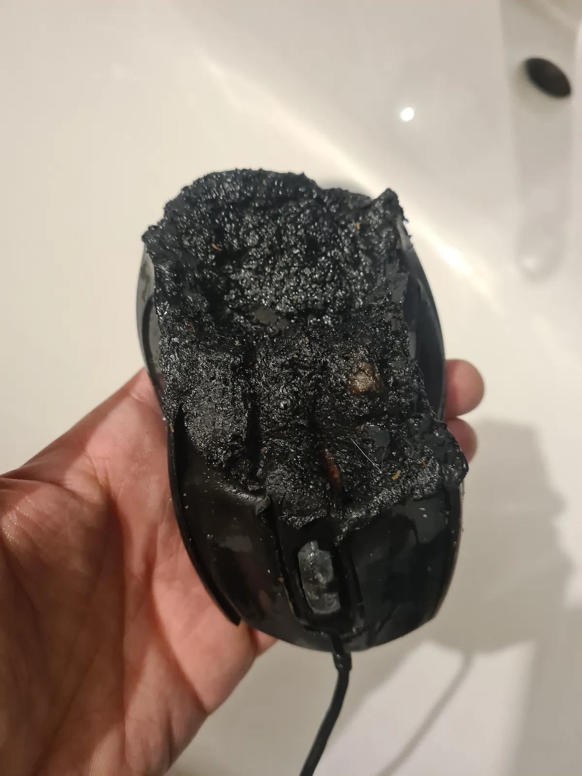 My Gigabyte mouse caught fire and almost burned down my apartment