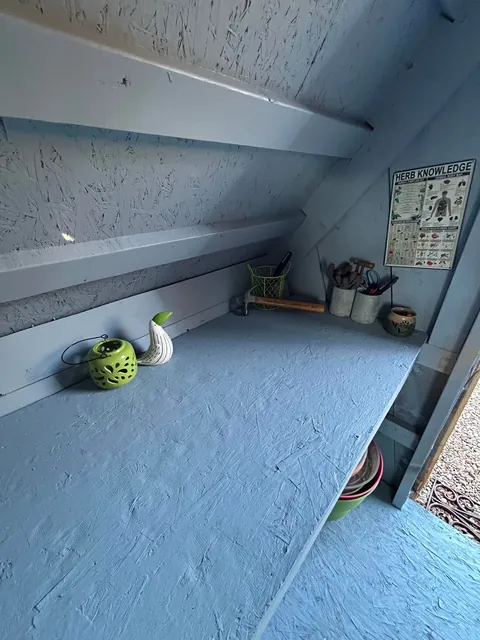 Fairy Shed…..just painted the interior.