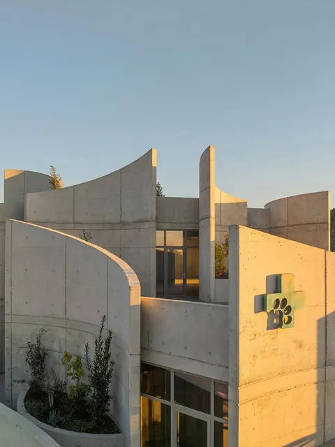 Vet Hospital Tirana by Davide Macullo Architects, TIRANË, ALBANIA