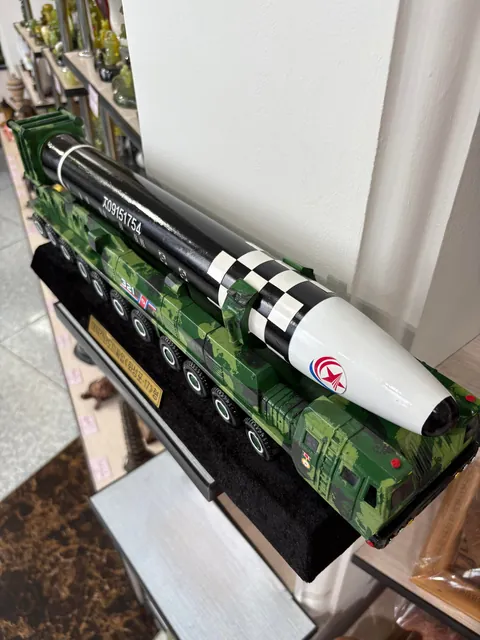 Weird Planet: North Korea, Pyongyang