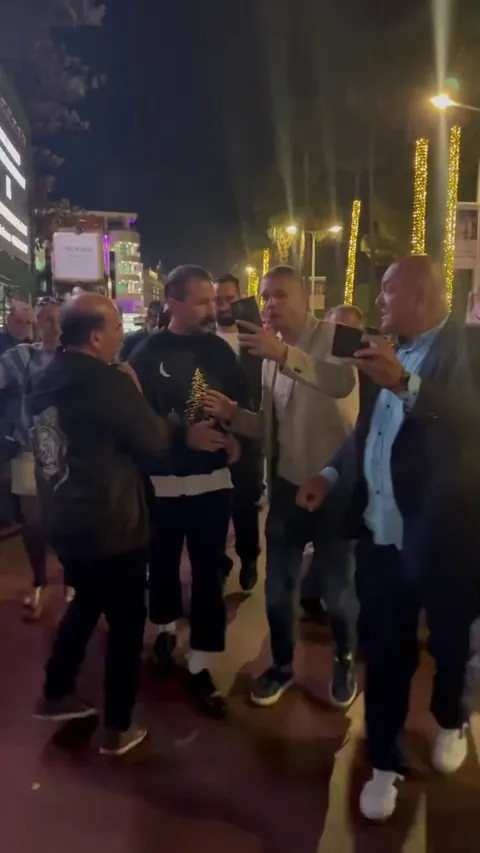Shia LaBeouf and paparazzis