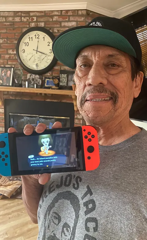 PsBattle: Danny Trejo playing Animal Crossing.